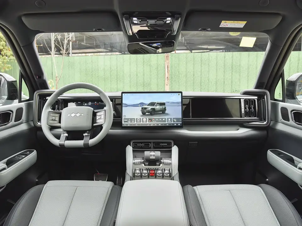 BYD Bao 5 · 210 K M Kunlun Ultra — 3