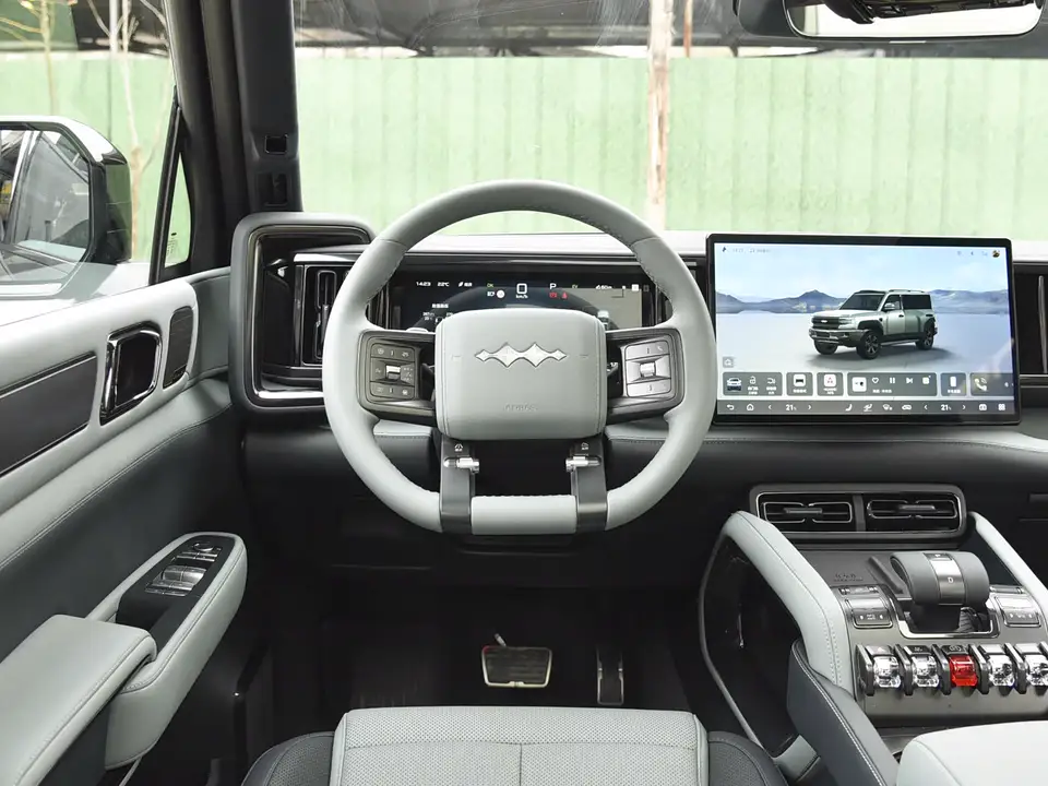 BYD Bao 5 · 210 K M Kunlun Ultra — 4