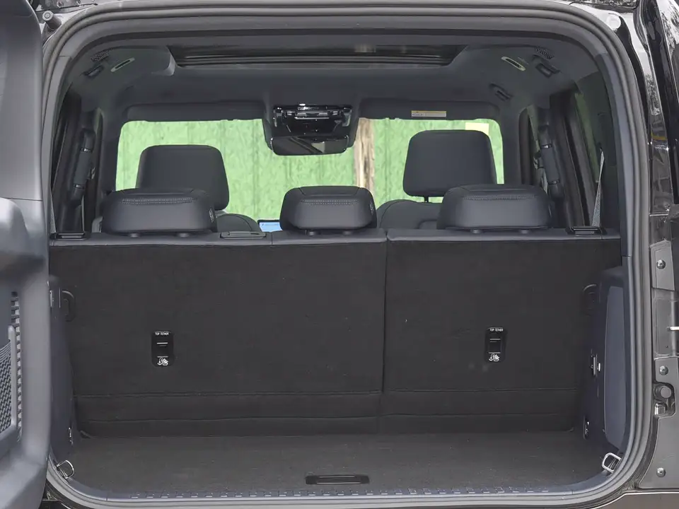 BYD Bao 5 · 210 K M Kunlun Ultra — 8