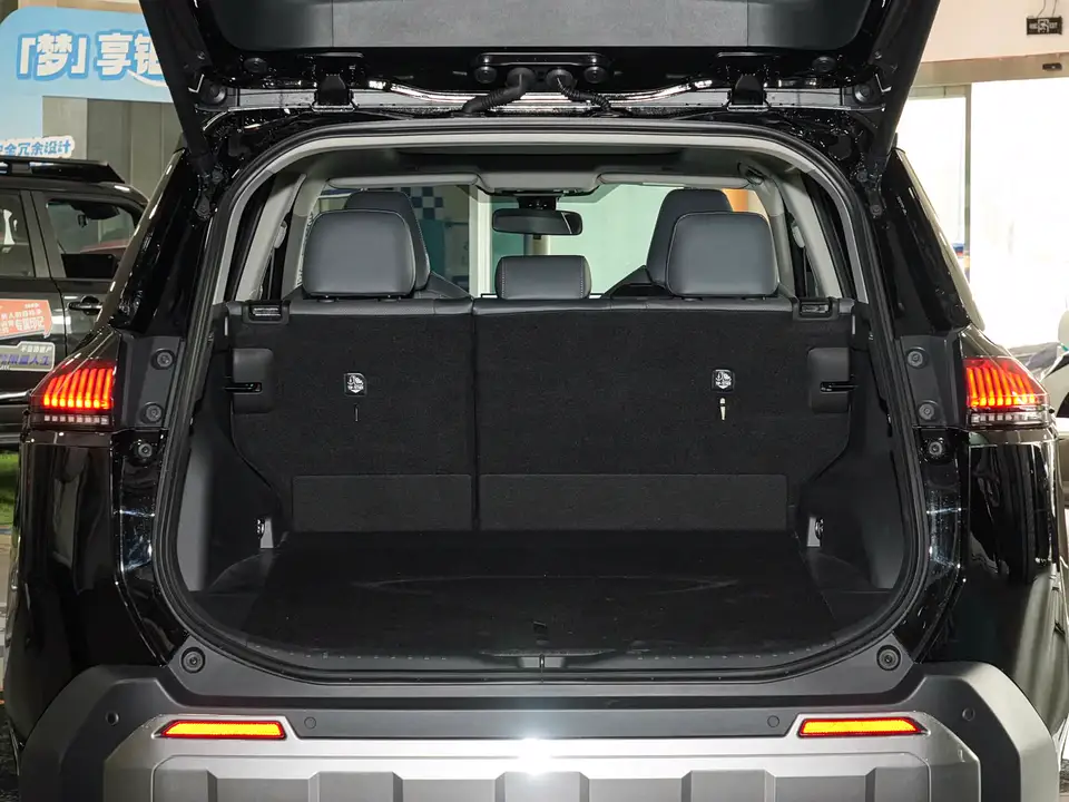Toyota RAV4 · Toyota 2.0 L 4 W D Luxury — 9