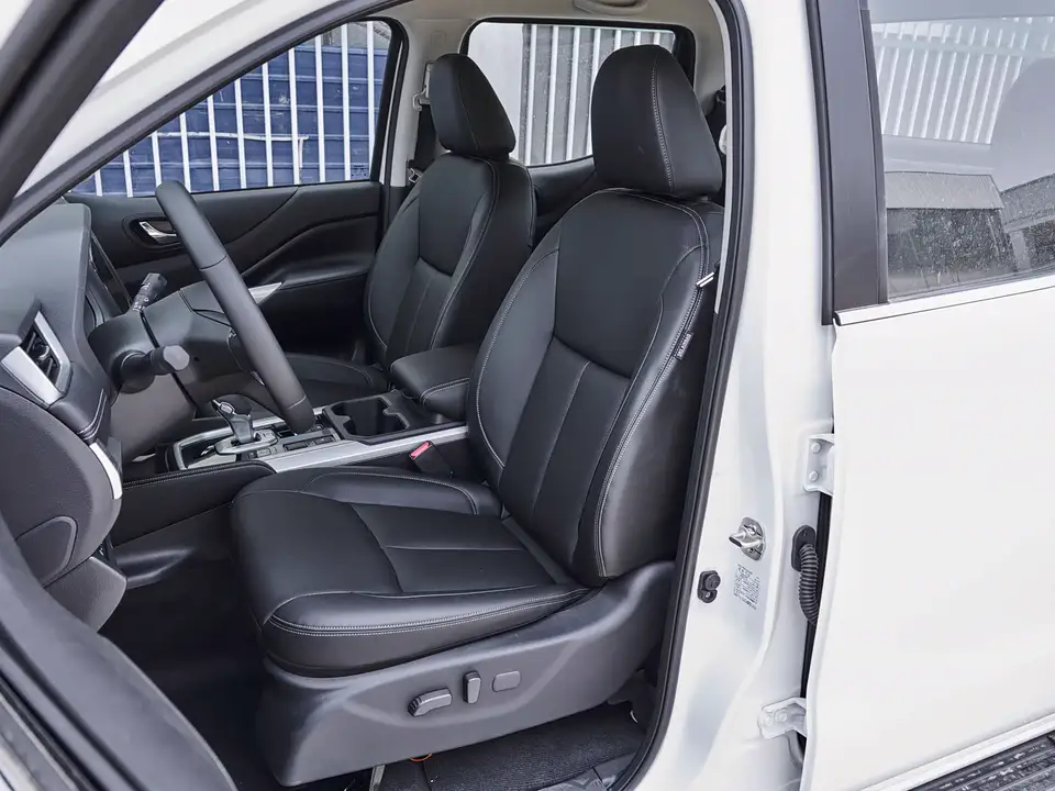 Nissan Navara · - 2.0 T Automatic Petrol 2 W D Comfort Standard bed — 5