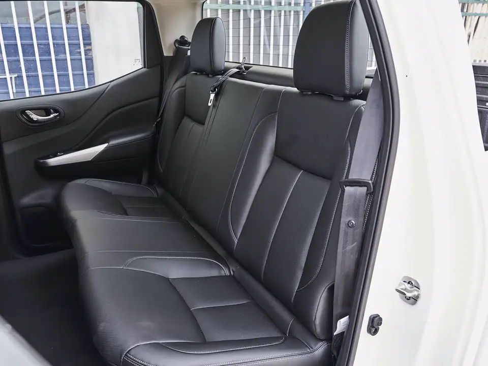 Nissan Navara · - 2.0 T Automatic Petrol 2 W D Comfort Standard bed — 7