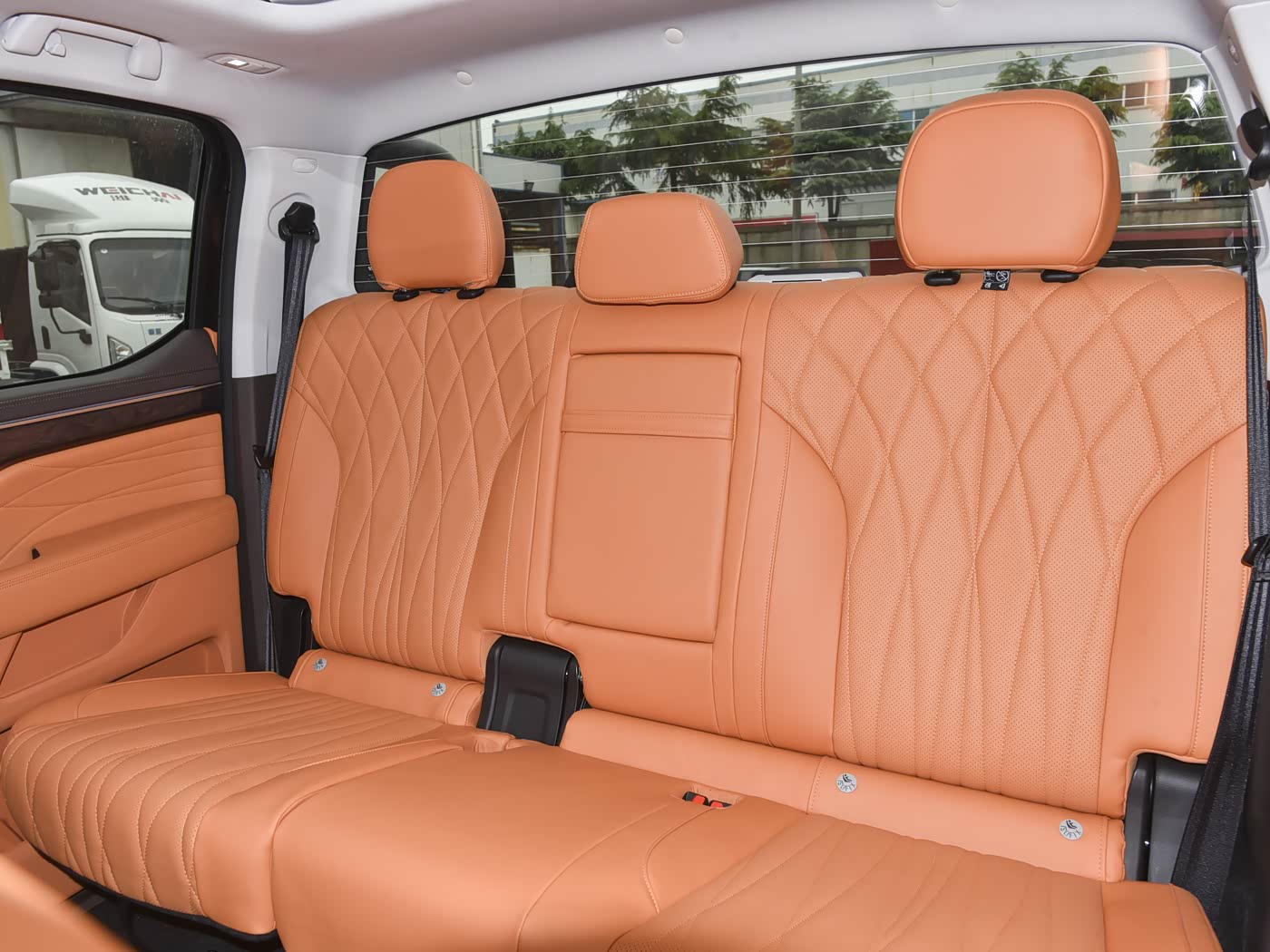Foton Mars 9 · 2.0 T Petrol Automatic 4 W D Standard wheelbase Flagship — 7