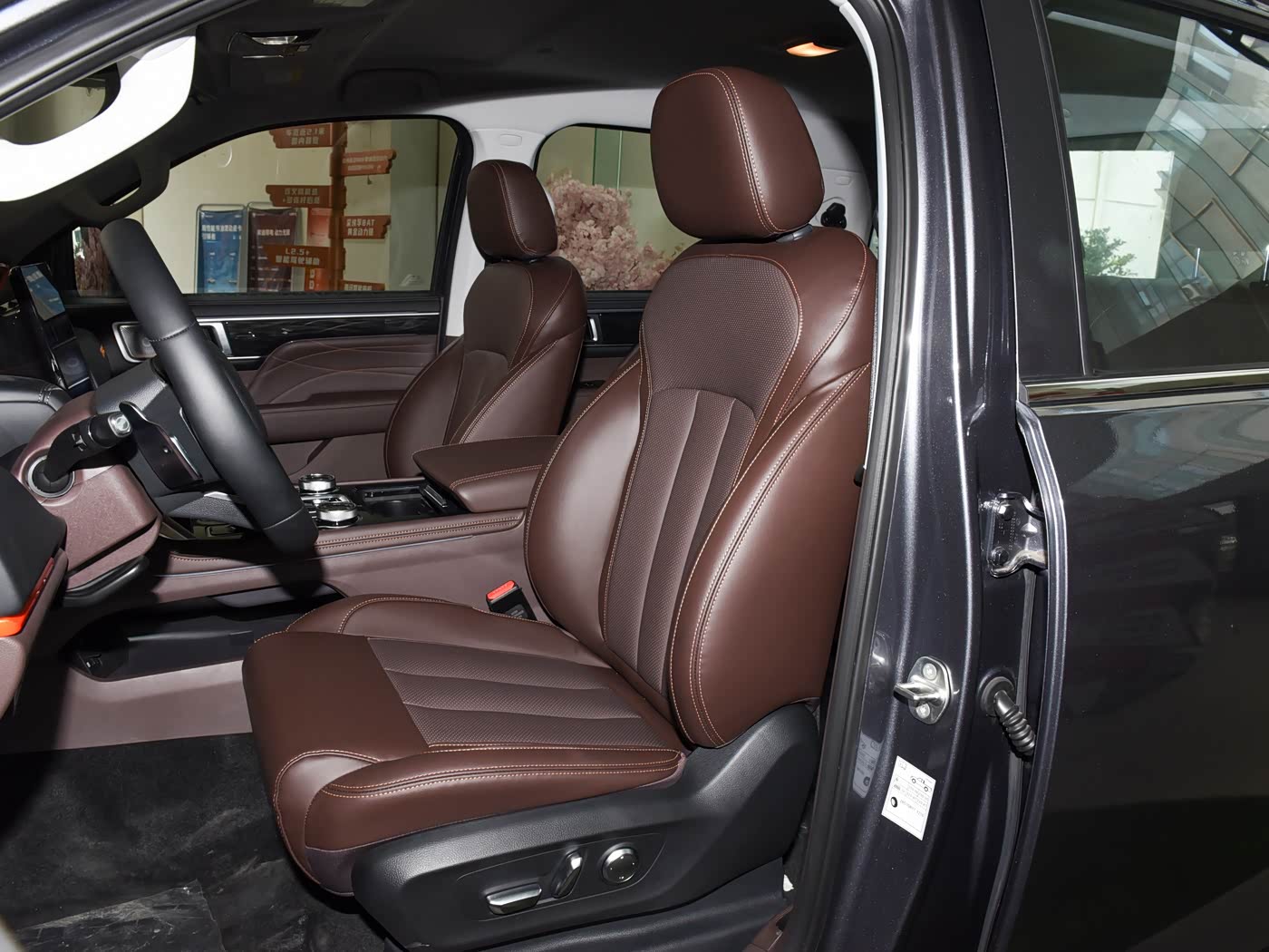 Foton Mars 9 · 2.0 T Diesel Automatic 4 W D Standard bed — 5