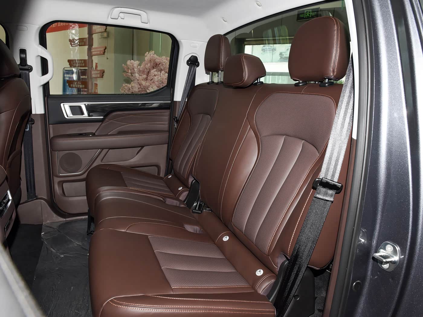 Foton Mars 9 · 2.0 T Diesel Automatic 4 W D Standard bed — 7