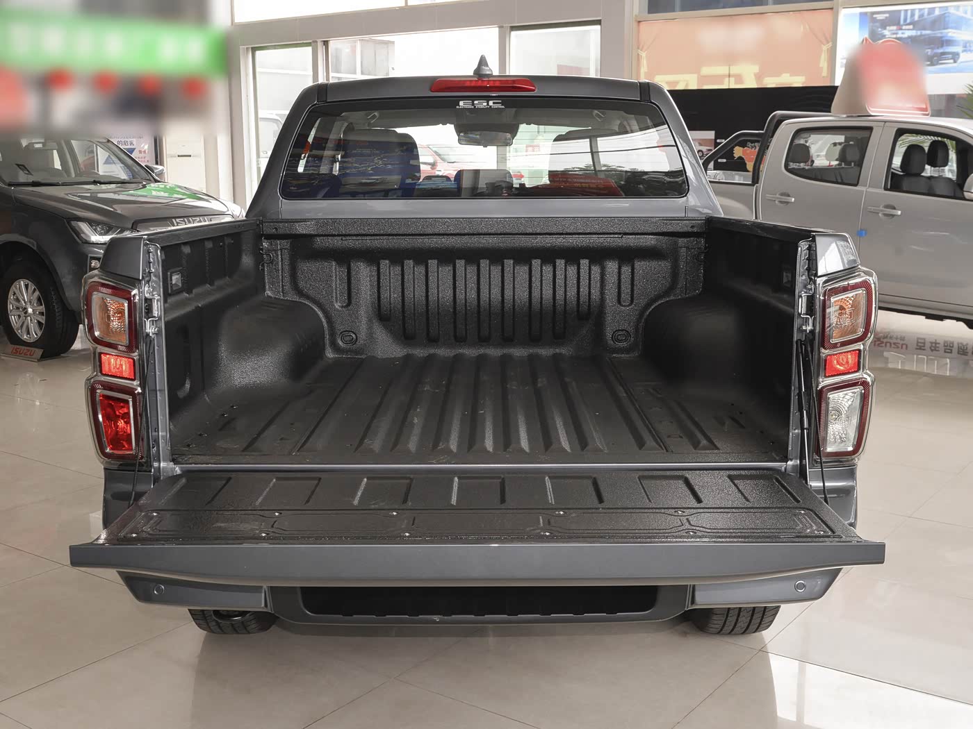 Isuzu D-MAX · 3.0 T Automatic 4 W D Premium — 8