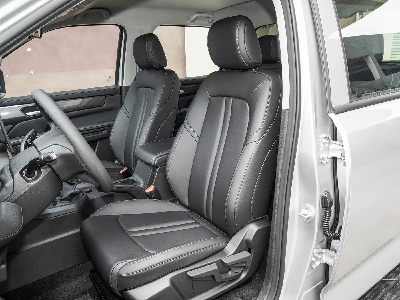 JMC Grand Avenue · All-round 2.5 T Diesel Manual 4 W D Standard wheelbase Comfort — 5