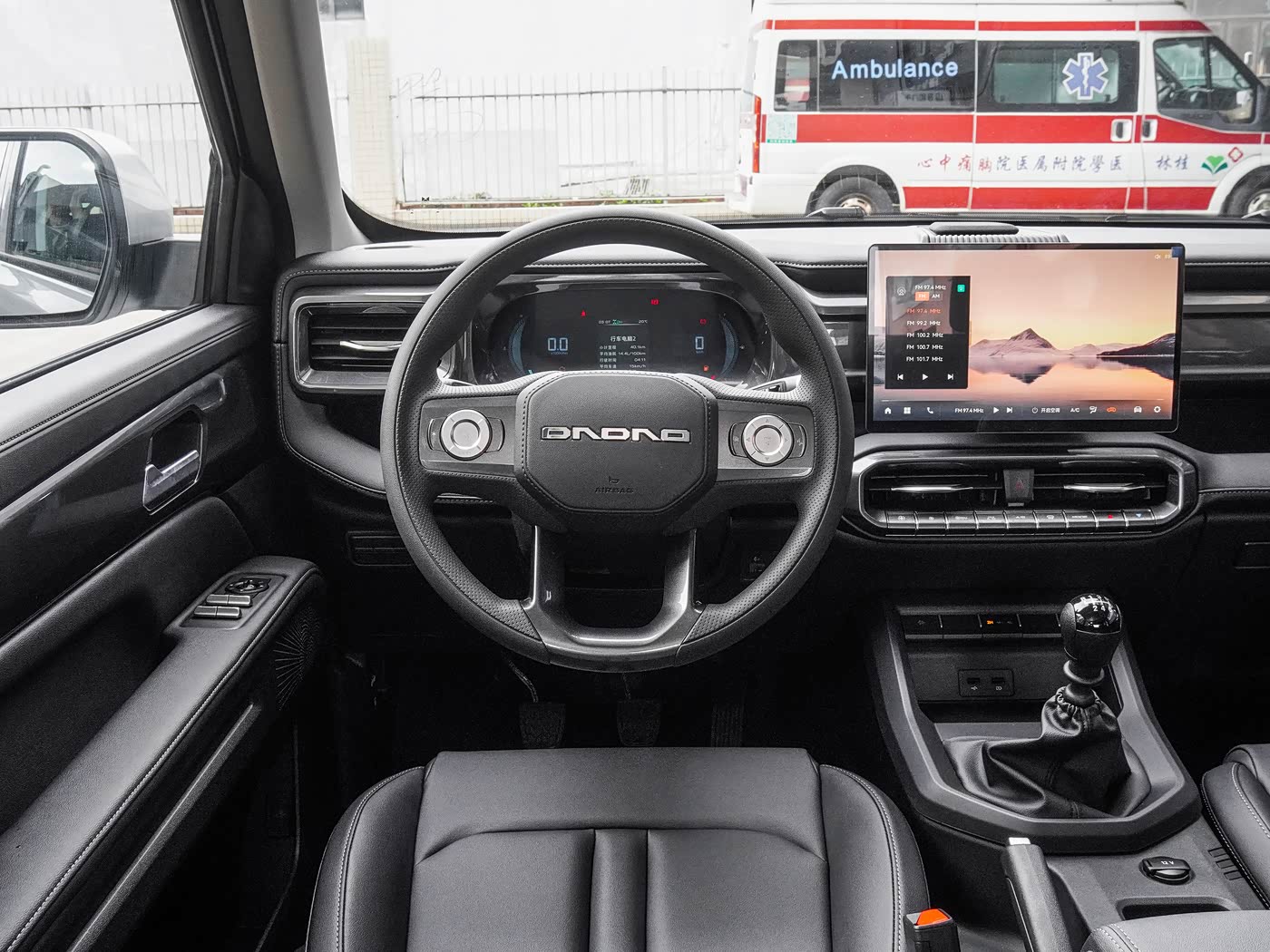 JMC Grand Avenue · All-round 2.5 T Diesel Manual 4 W D Long wheelbase Comfort — 4